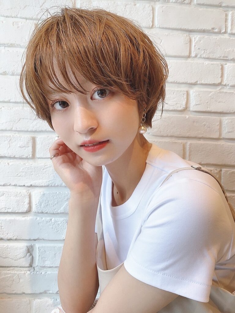大人可愛い耳かけショート