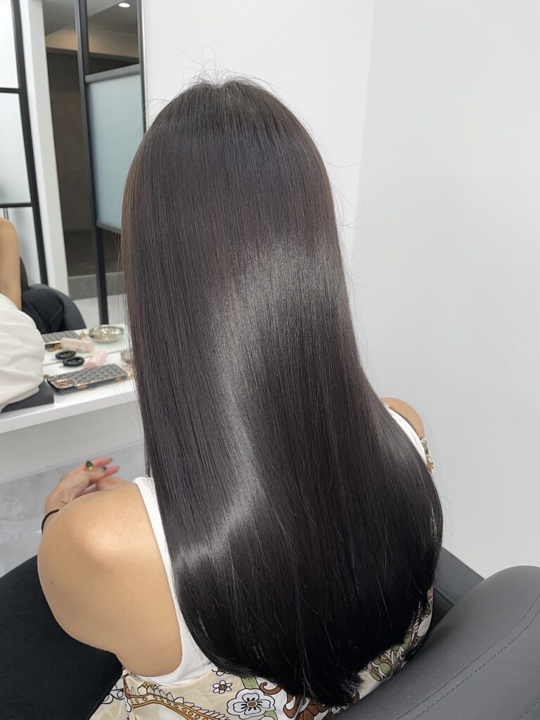 髪質改善カラーで叶える艶ストレート
