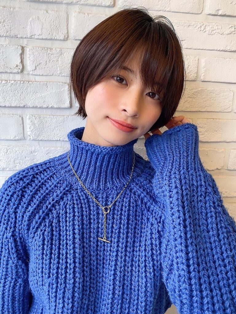 小顔見え耳かけショート
