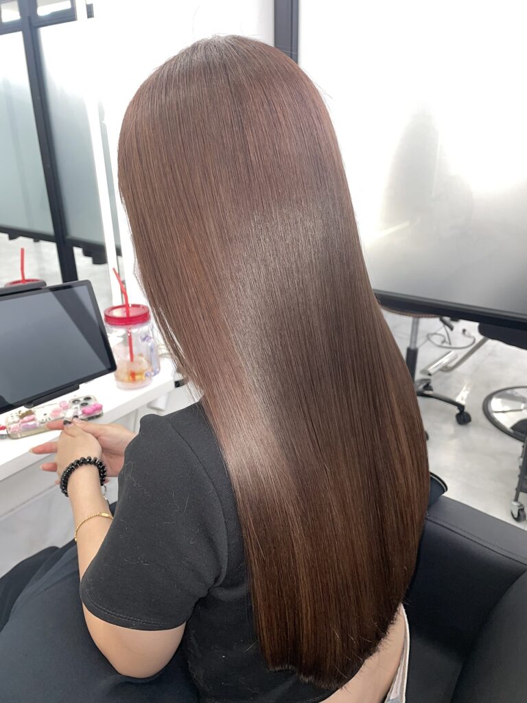 ロングの髪質改善縮毛矯正で艶ストレート
